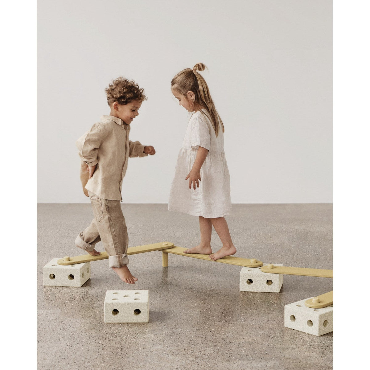 MODU Balancebane Sand Grey / Honey Yellow