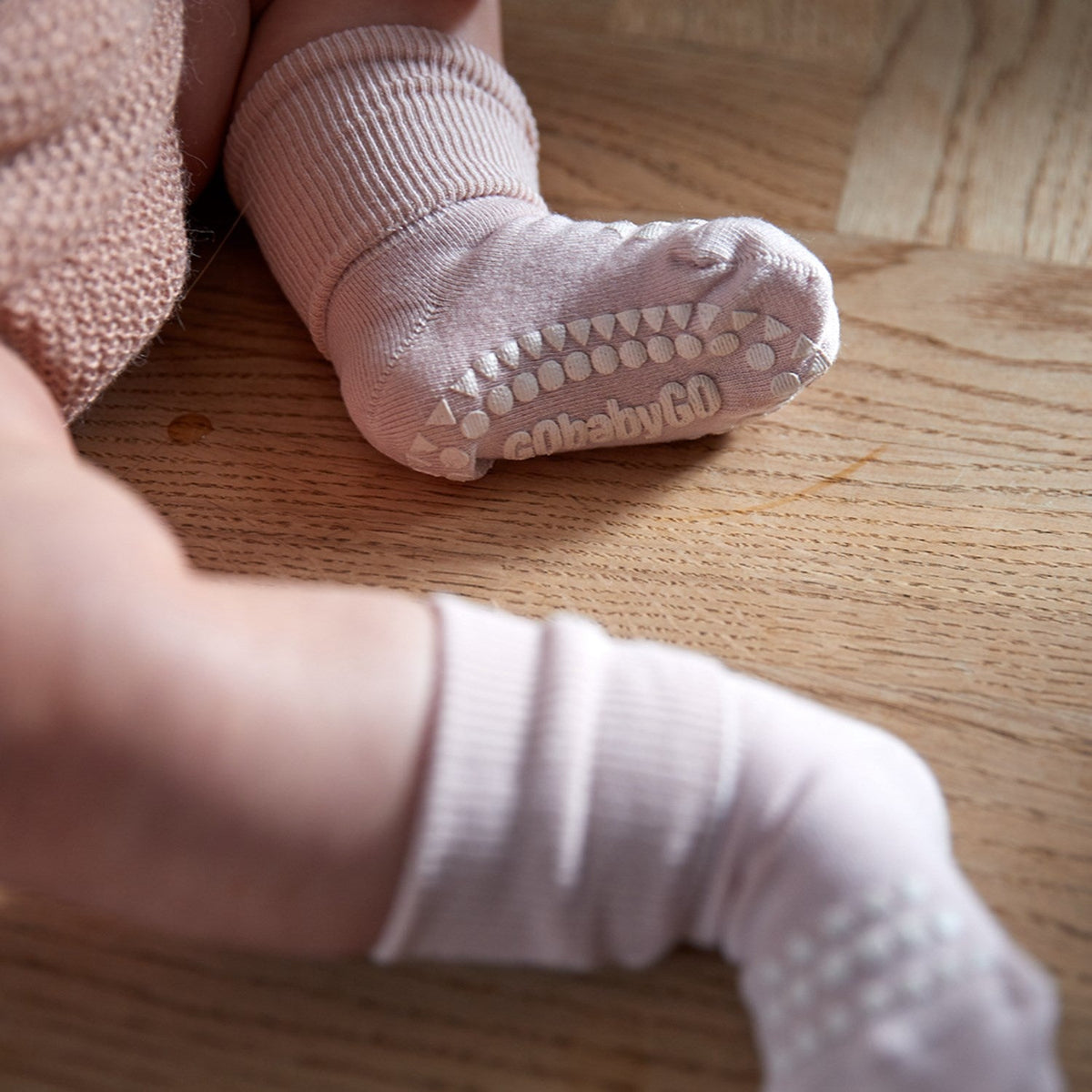 Gobabygo Soft Pink Non-Slip Strømper Bambus