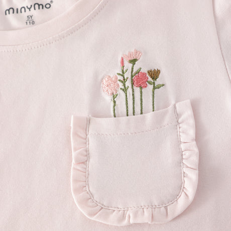 Minymo T-shirt m broderede blomster på lomme 124237