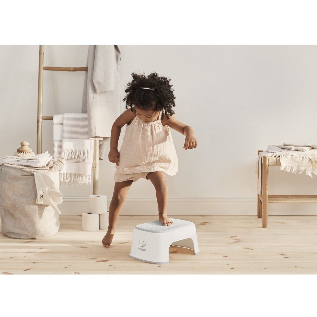 BabyBjörn White/Grey Børnetaburet